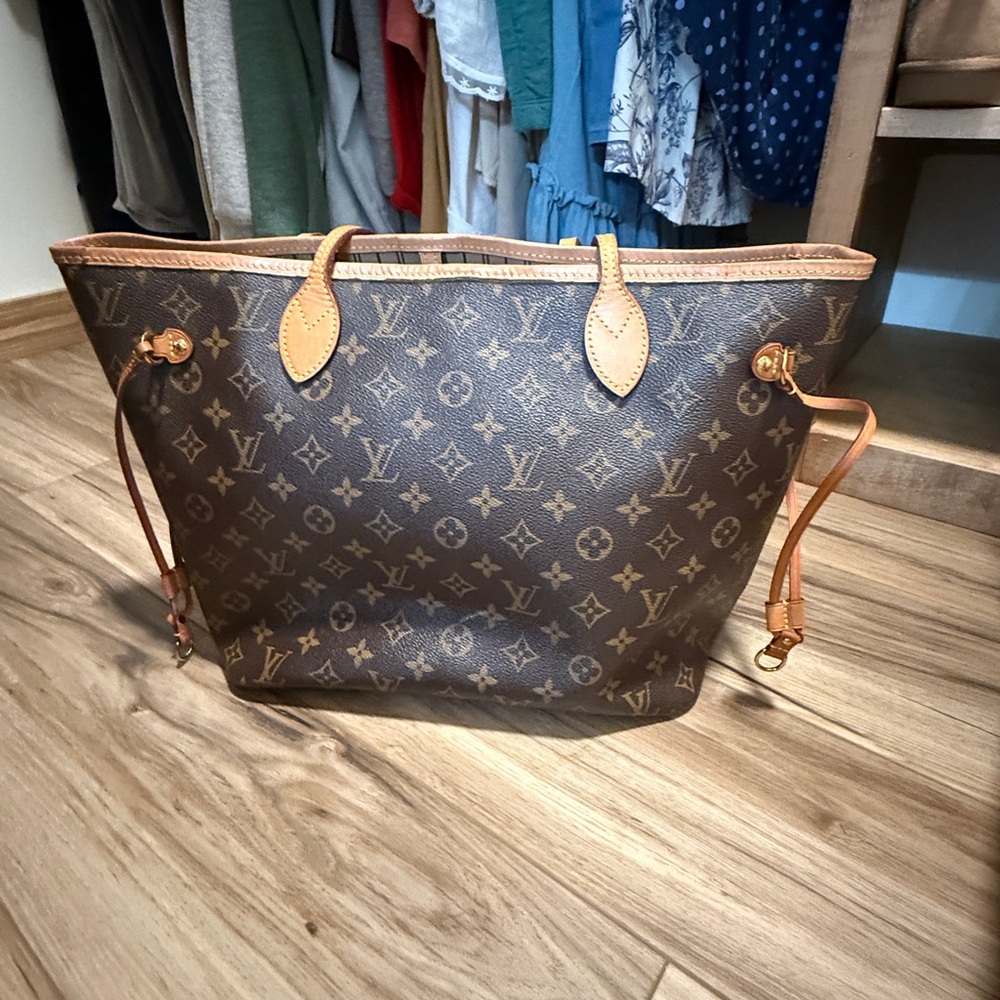 ✨Louis Vuitton Neverfull Monogram Tote Bag - Picture 4 of 12